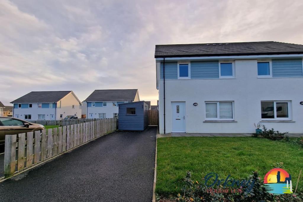 Holiday home 18 Gold Drive, Kirkwall, - Or00185f *